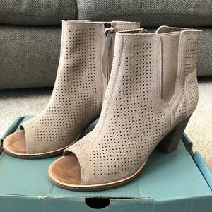 Toms Suede Majorca Peep Toe Booties - 6